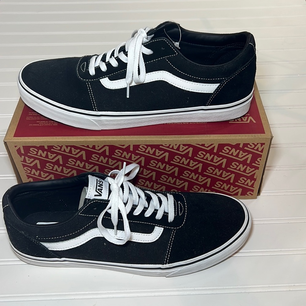 Vans Old School Low Top Black and White Suede Skate Shoes Men’s size 14